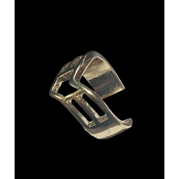 Gold Tone Slotted Chevron Fashion Ring Size 5 3/4 - Picture 11 of 12